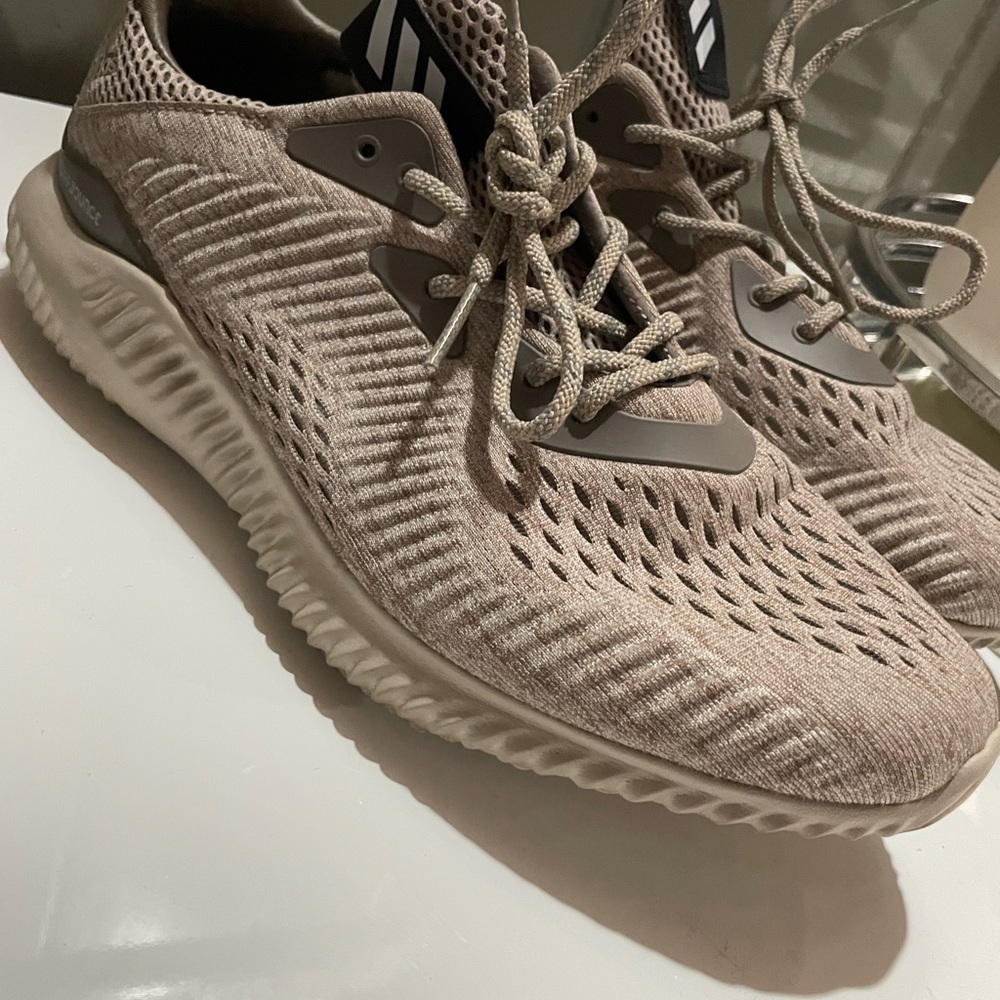 Adidas - Picture 2 of 5